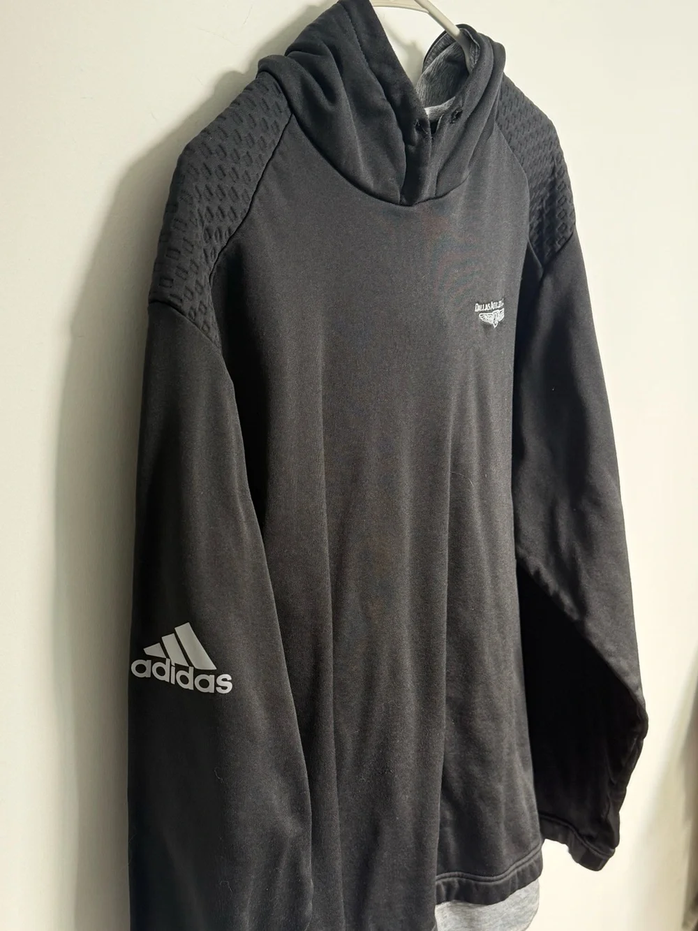 adidas lightweight crewneck